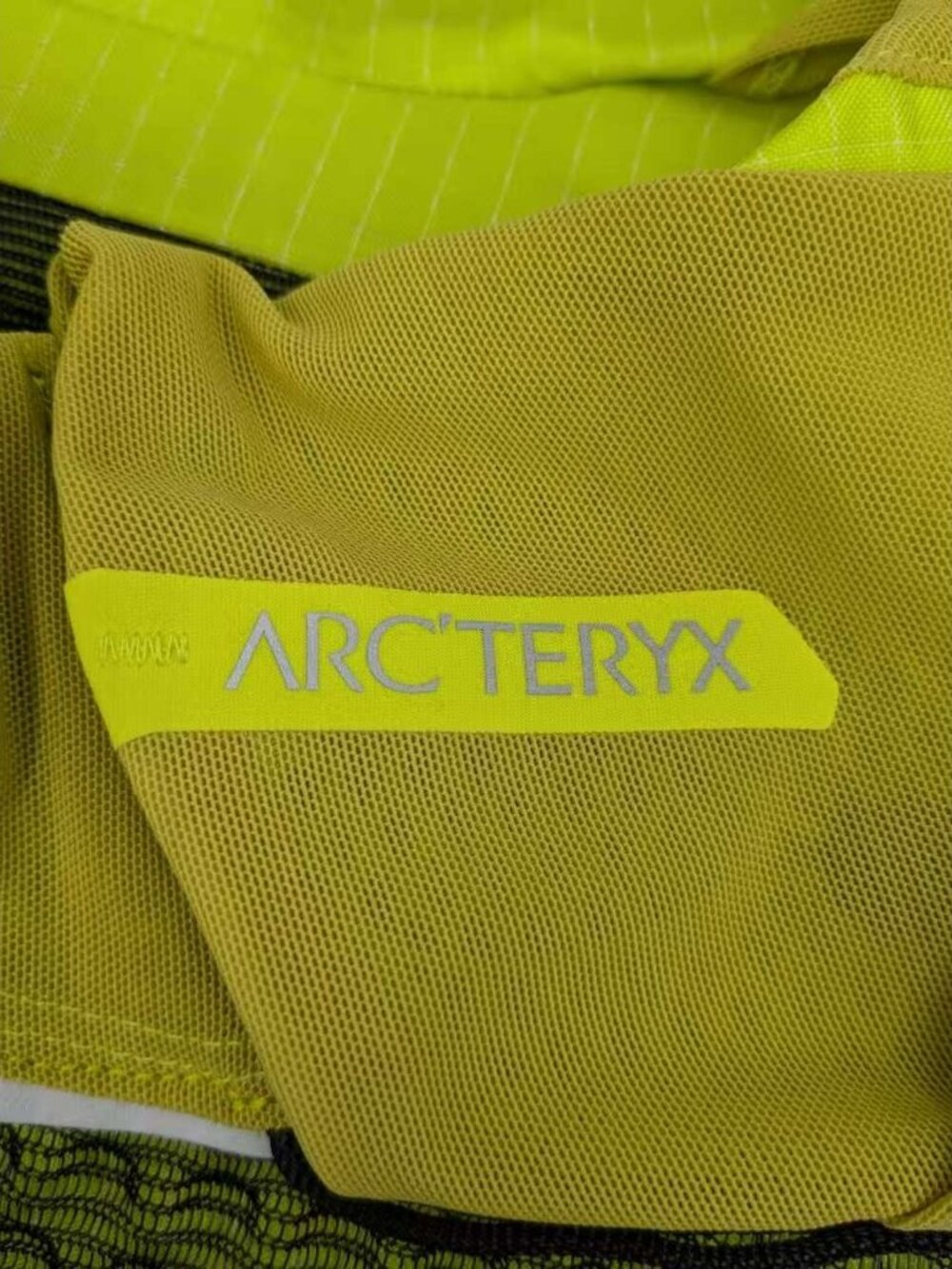Arc'teryx Norvan 14 Vest Hydration Trail Running Backpack Lampyre Sprint S - Picture 6 of 14